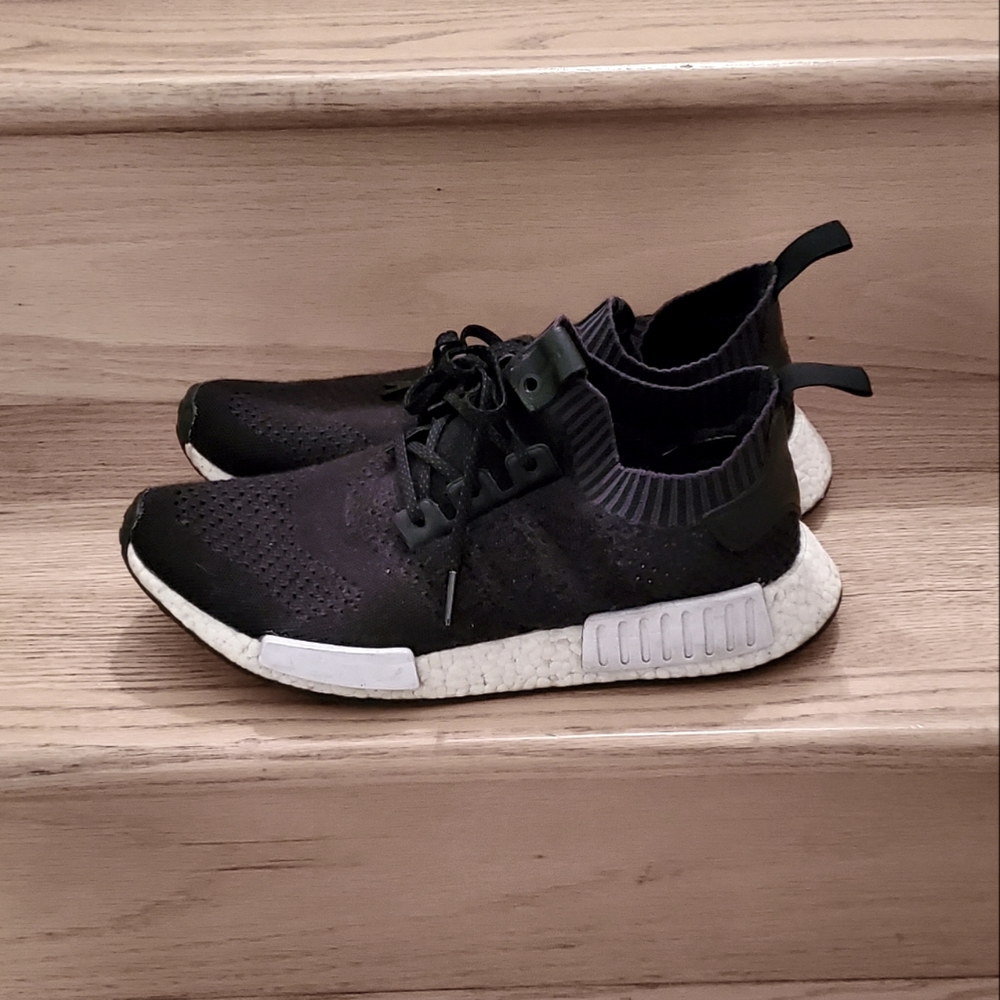 Adidas men's 12 nmd r1 "A Ma Maniere x Invincible"